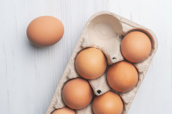 envase de huevos frescos